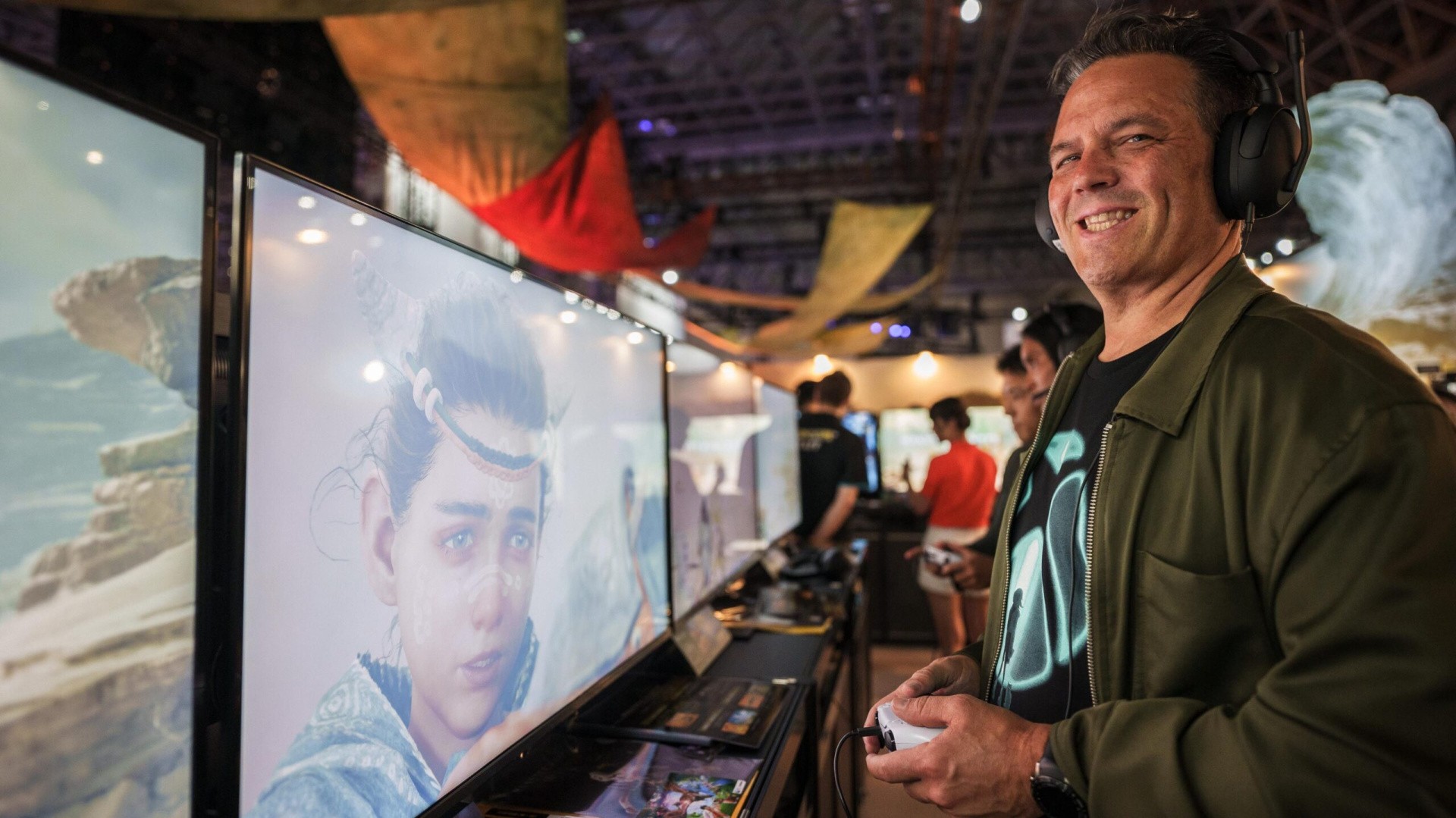 Xbox Boss Phil Spencer Congratulates Departing PlayStation Exec On ...