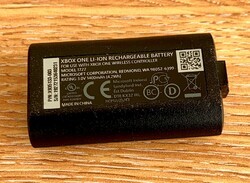 Official Xbox One Rechargeable Batteries Work With Xbox Series X|S
