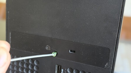 Xbox Series X: How To Open And Clean The Dust 3