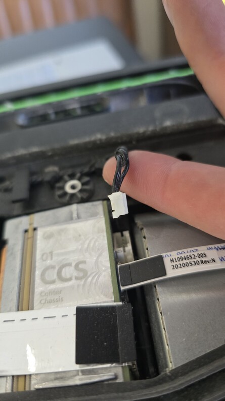 Xbox Series X: How To Open And Clean The Dust 14