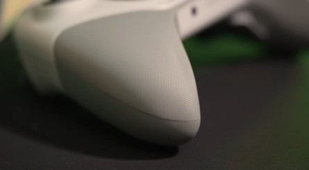 SteelSeries Unveils Aeon Pro Xbox Controller With OLED Screen & 'Unlimited' Battery Life 2