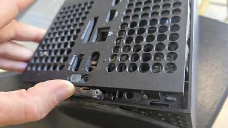 Xbox Series X: How To Open And Clean The Dust 6