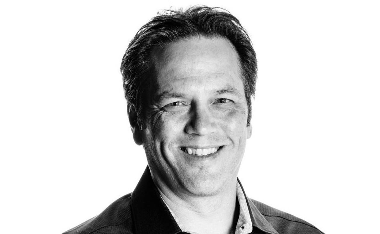 PlayStation Execs Congratulate Xbox's Phil Spencer On His Award