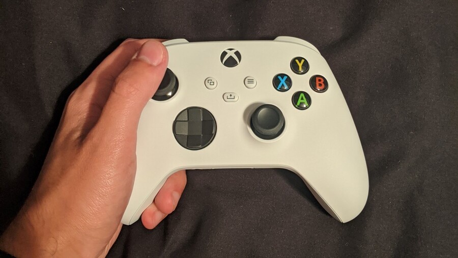Gallery: Here's A Closer Look At The White Xbox Series S Controller