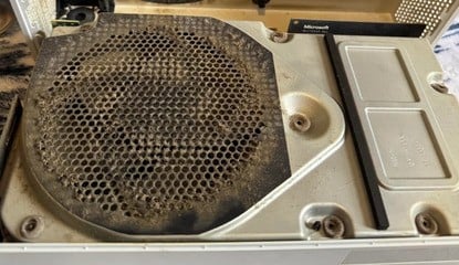 Xbox Series S Owner Shows What Smoking, Dust And Dirt Can Do To Your Console