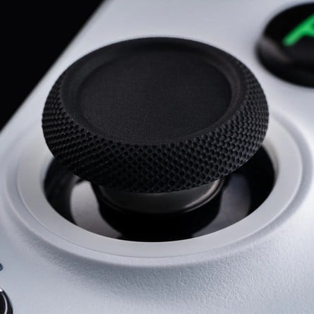 8BitDo's Official New Xbox Mobile Controller Includes Hall Effect Sticks & Triggers 3