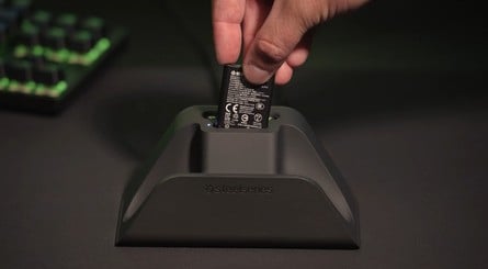 SteelSeries Unveils Aeon Pro Xbox Controller With OLED Screen & 'Unlimited' Battery Life 3