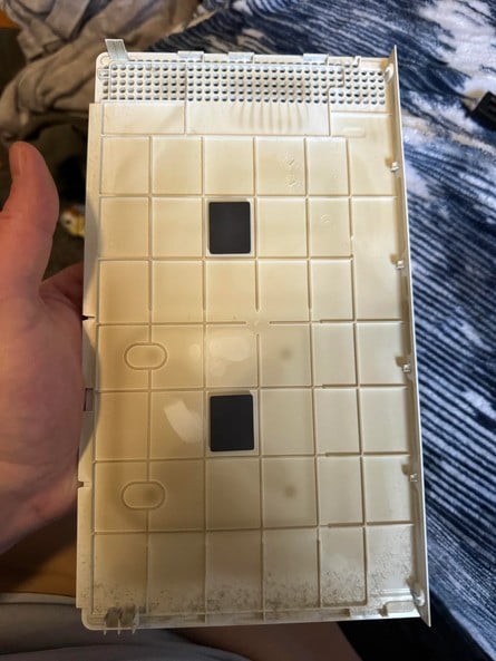 Xbox Series S Owner Shows What Smoking, Dust And Dirt Can Do To Your Console 1